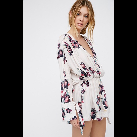 Free People White Floral Wrapped Tunic Top - Picture 4 of 4
